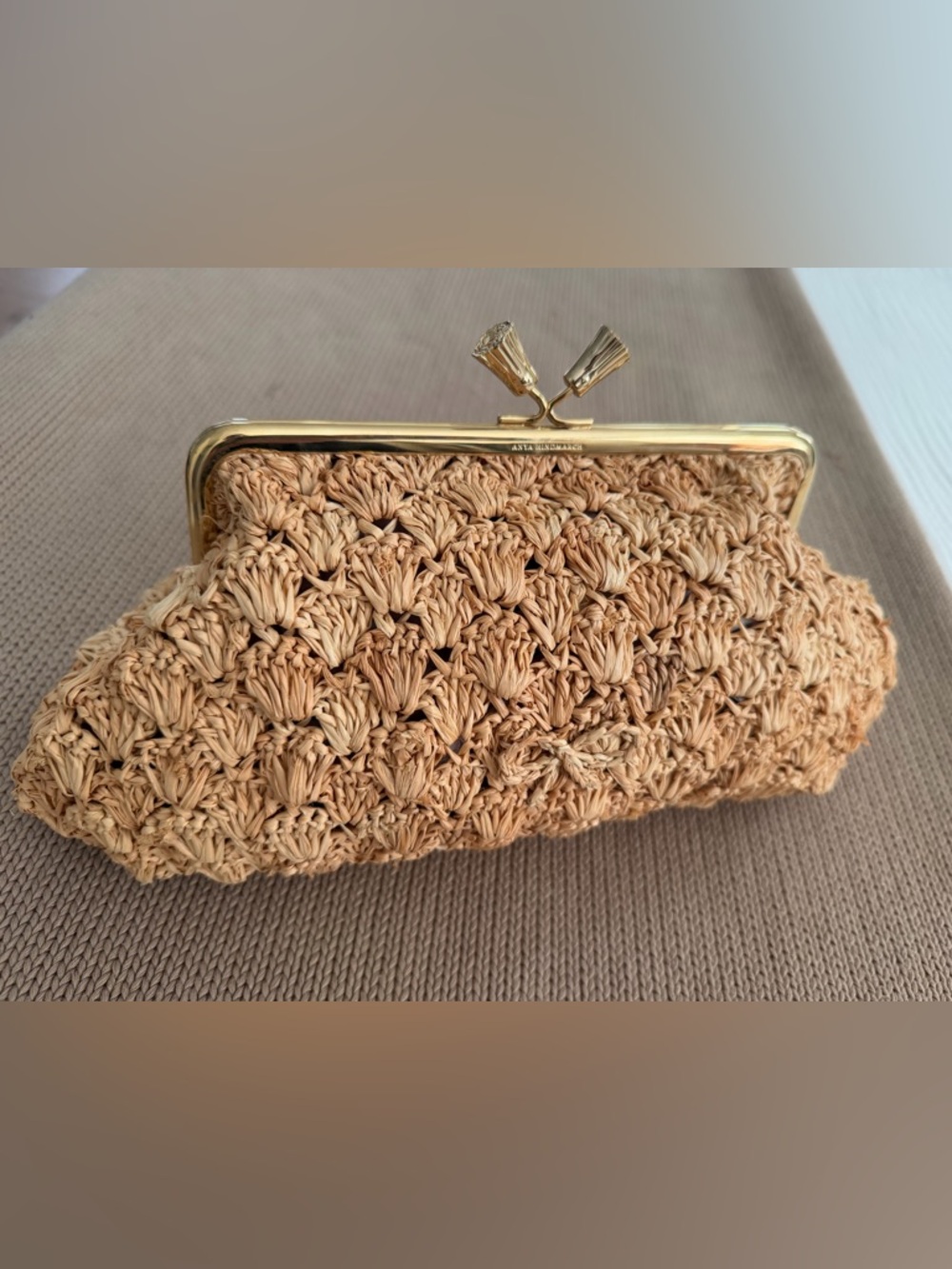 Current Season Anya Hindmarch Maud, Clutch/crossbody. Raffia. - Picture 6 of 12
